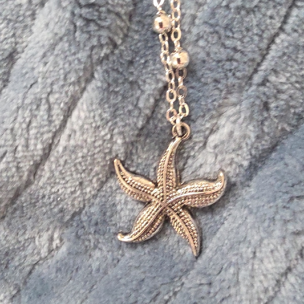 Starfish Pendant Necklace in Silver Tone